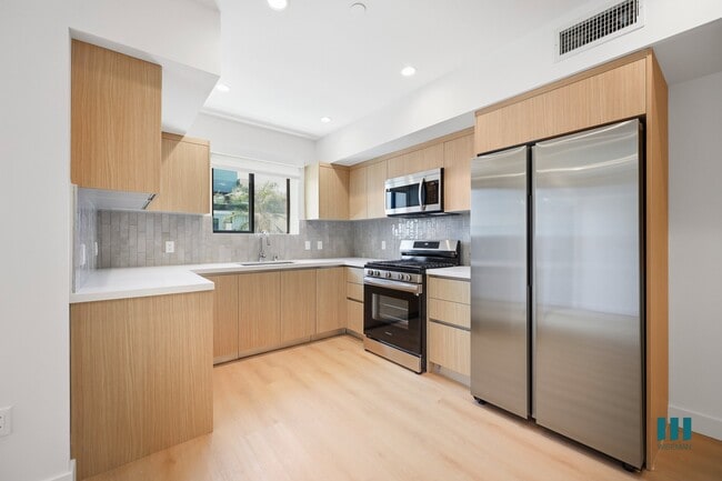 Building Photo - Hi Point Terrace by Wiseman