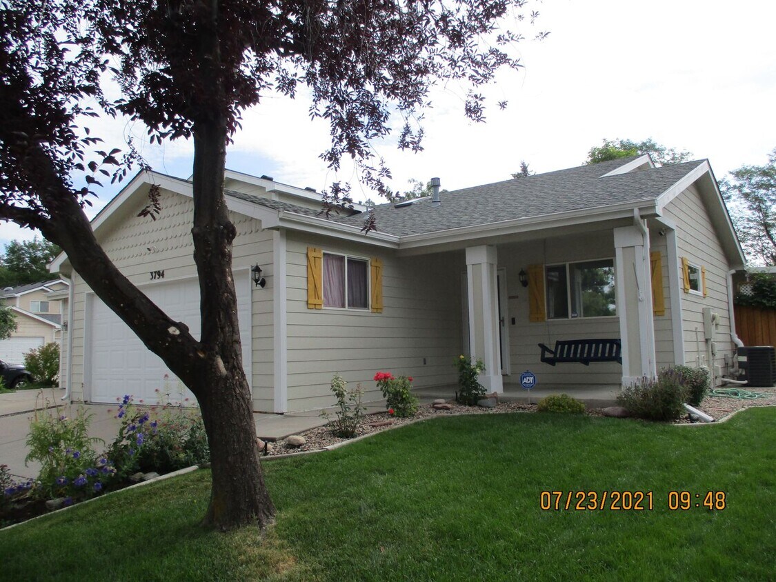 Primary Photo - Beautiful 3 Bedroom, 2 Bath, Ranch home fo...