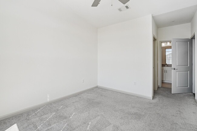 Building Photo - Avalon at Seven Springs