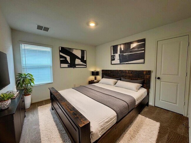 Foto del edificio - 109 Little Sparklers Lp