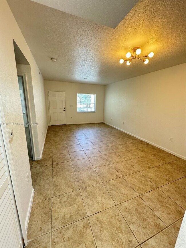 Foto del edificio - 2901 Riverside Drive 203, Coral Springs, F...