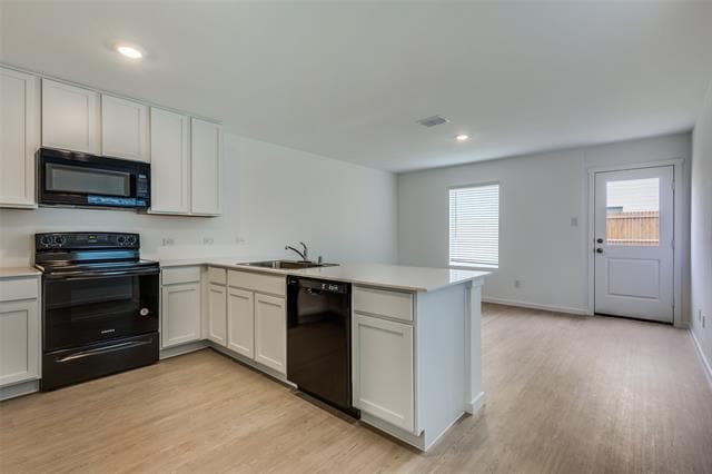 Foto del edificio - 926 Sandhill Crane Ln
