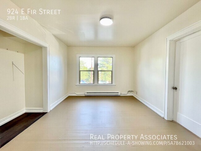 Building Photo - Great Location! 2 bedroom Unit! Multiple U...