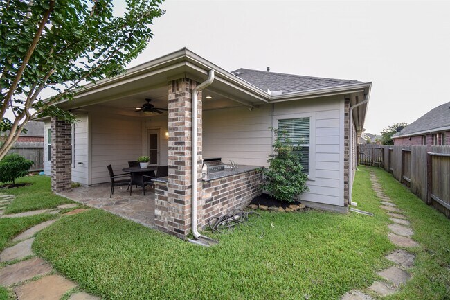 Foto del edificio - 14410 Heath Falls Ln