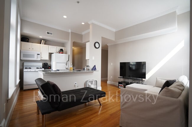 Photo - 365 Washington St Apartment