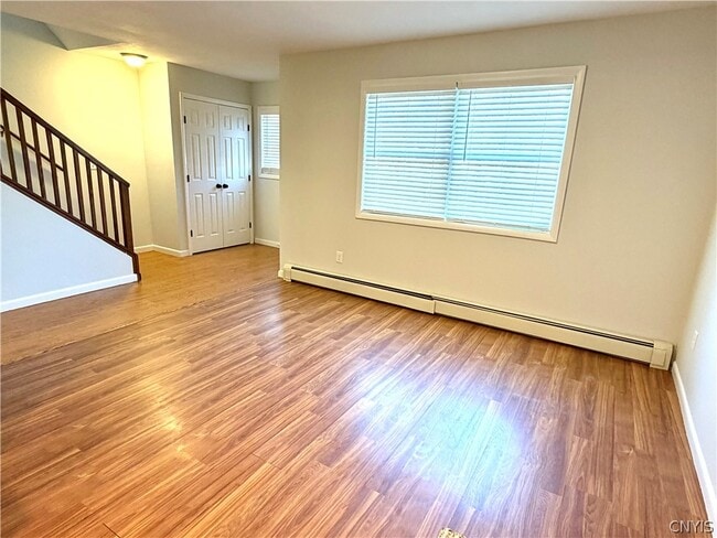 Building Photo - 14 Pond Path