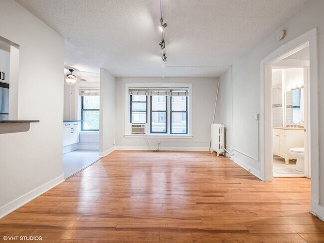 Foto del edificio - 725 W Sheridan Rd
