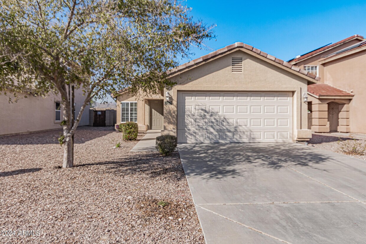 Primary Photo - 22316 W Woodlands Ave
