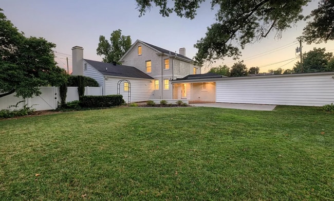 Building Photo - Spacious 5-Bedroom Home with Luxury Finish...