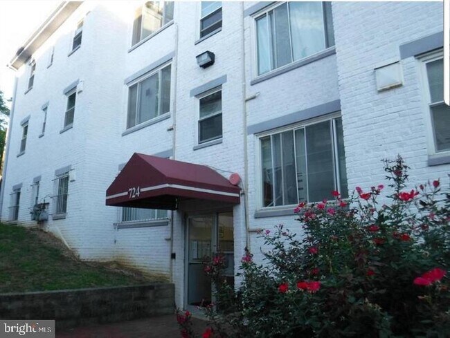 Building Photo - 724 Brandywine St SE
