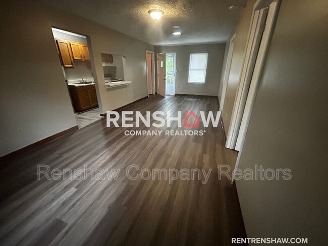 Building Photo - 118 Rosewood Cir