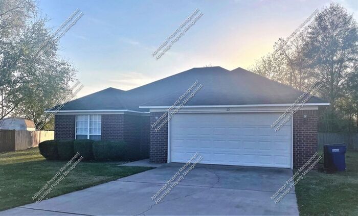 Primary Photo - Family Friendly Neighborhood in Greenbrier!