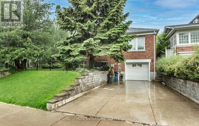 Building Photo - 2 Hillcrest Dr