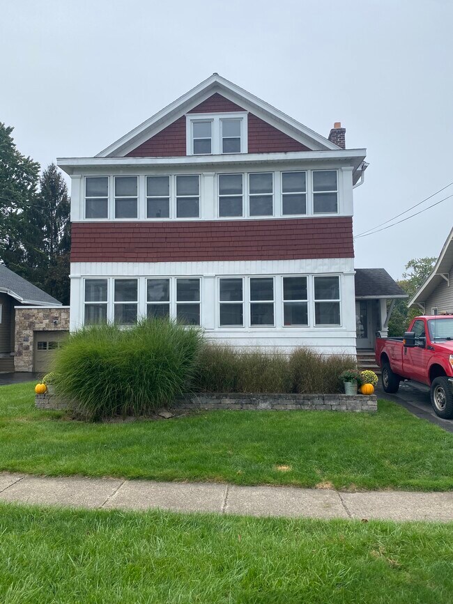 Building Photo - 148 Mosley Dr