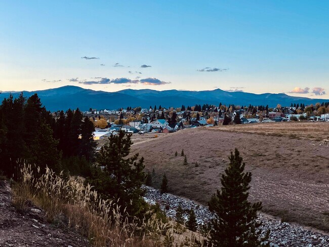 Foto del edificio - 146 Brooklyn Cir