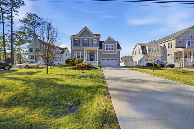 Building Photo - 1824 Hazelwood Rd