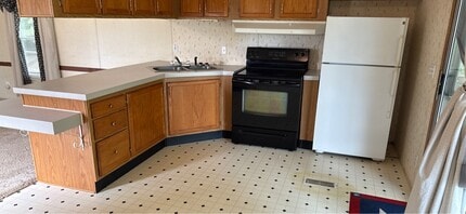 Building Photo - 412 Schaal Rd