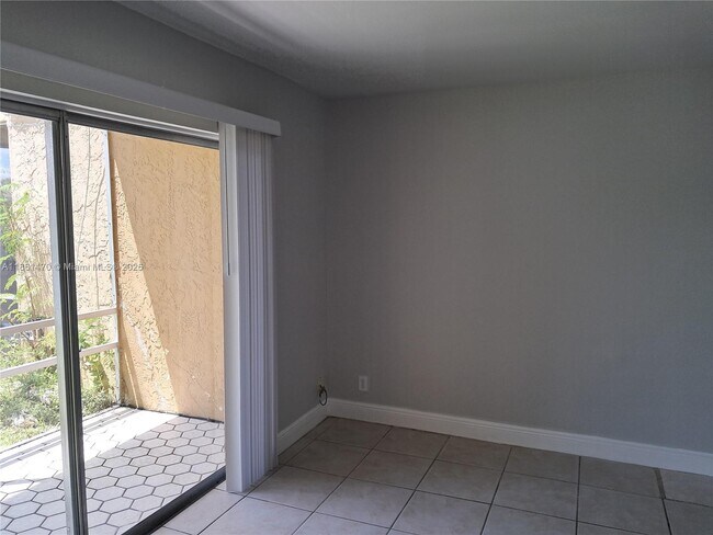 Foto del edificio - 3711 NW 95th Terrace