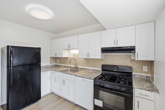 Building Photo - 19419 Brassie Pl