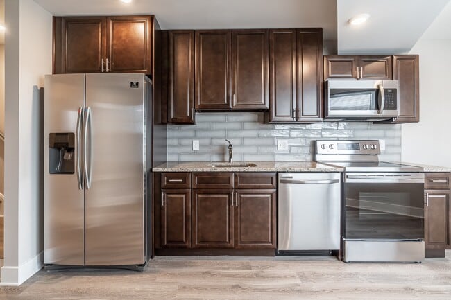 Photo - 421 N 39th St Apartment