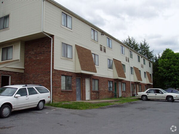 Foto del edificio - Maple Court Apartments