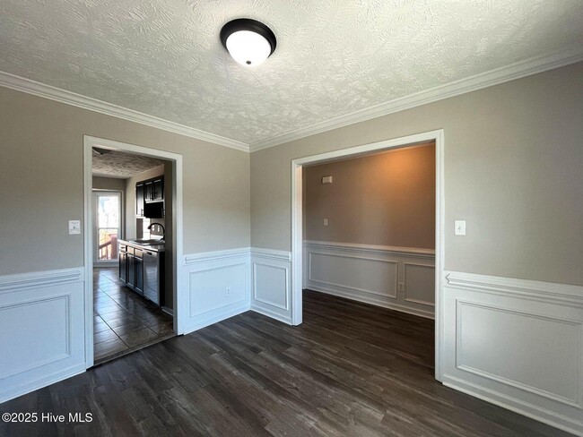 Building Photo - 3544 Lubbock Dr