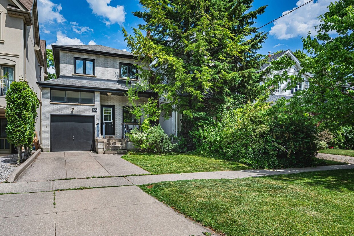 Primary Photo - 45 Standish Ave