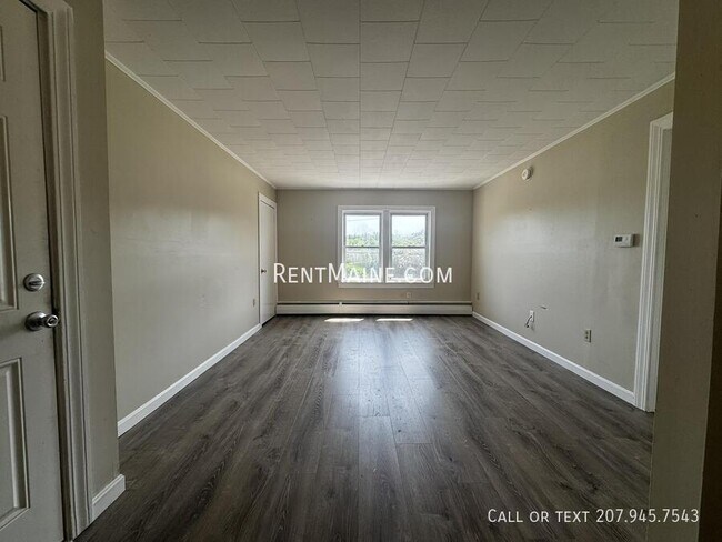Foto del edificio - 114 Riverside Dr