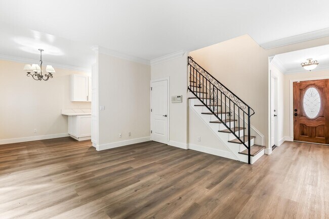 Building Photo - 13766 Cordary Ave