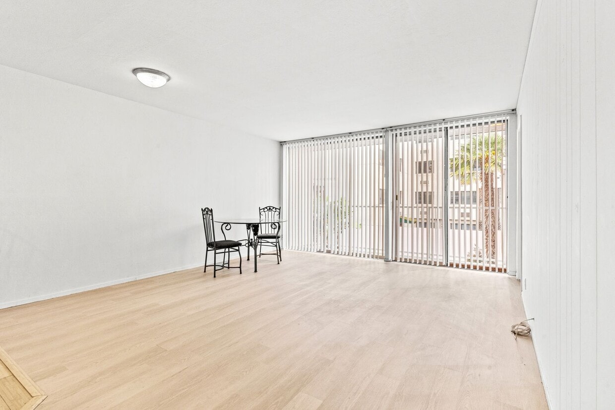 Primary Photo - Lake Merritt Living: 1 Bed Condo with Pool...