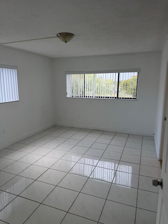 Foto del edificio - 8400 SW 133rd Avenue Rd