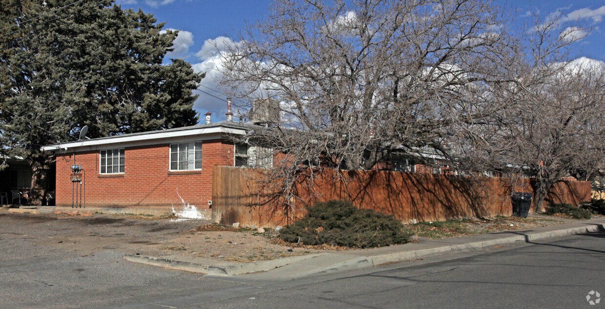 Foto principal - 819-835 Louisiana Blvd SE