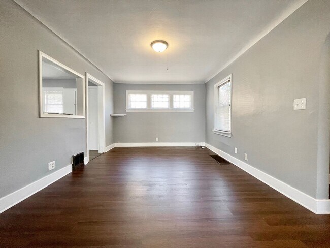 Building Photo - Three Bedroom Home in Muskegon