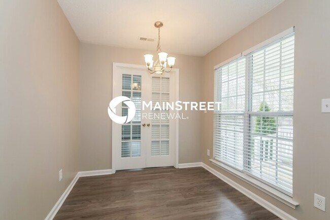 Building Photo - 4 Bedroom Pet-Friendly Home in Matthews, NC with Main Street Renewal