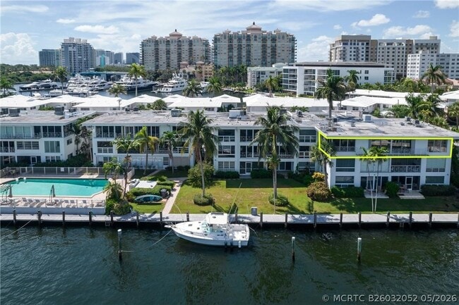 Building Photo - 2717 Yacht Club Blvd