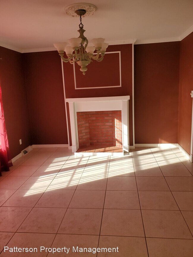 Building Photo - 4 br, 3.5 bath House - 835 Maywood