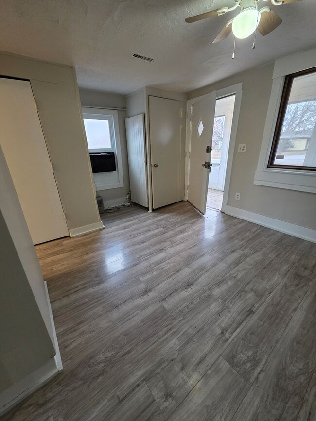 Building Photo - Charming 1 Bedroom Home – Fresh Updates! | $700/Month