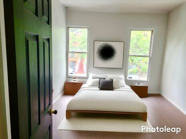 Foto del edificio - 704 Monroe St