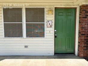 Building Photo - 712 Warren St