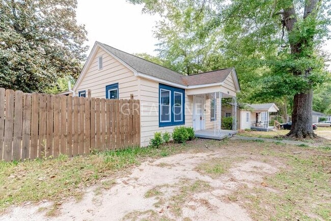 Building Photo - 906 Rosedale Arch