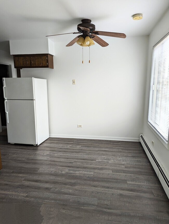 Foto del edificio - 6125 W 103rd St