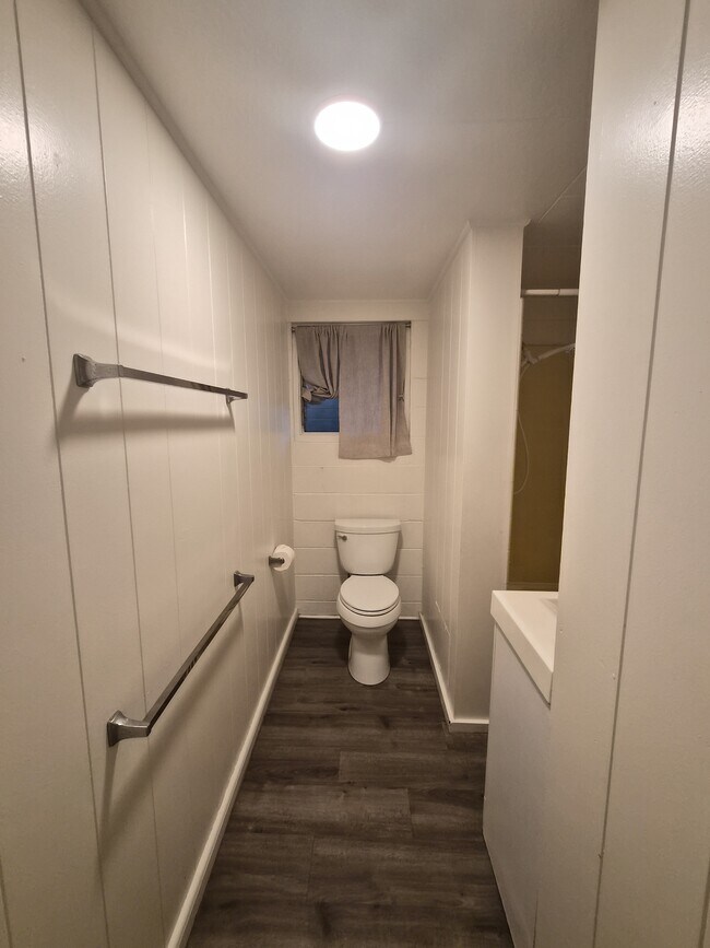 Foto del edificio - 3341 Monsarrat Ave