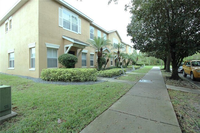 Foto del edificio - 142 Deepcove Rd