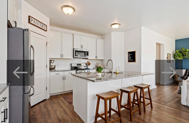 Foto del edificio - 437 S Burr Oak Ln