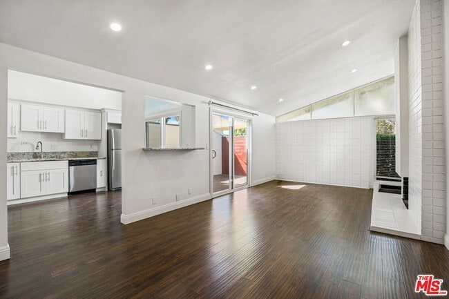 Building Photo - 416 Bolero Way