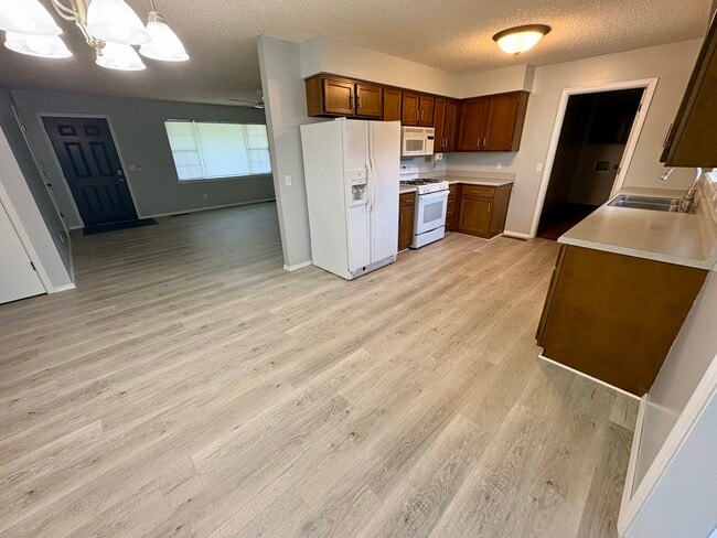 Building Photo - 1021 Cedar St