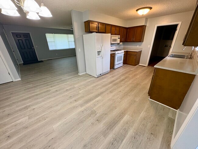 Foto del edificio - 1021 Cedar St