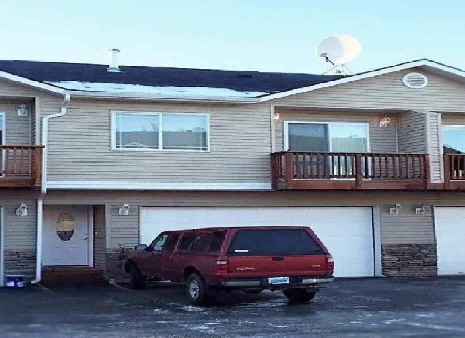 Primary Photo - 2014 E 73rd Ave