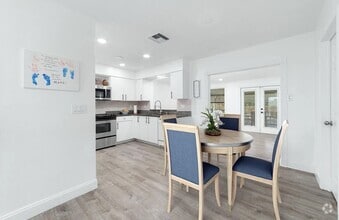 Building Photo - 181 SE Fallon Dr