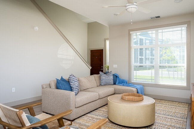 Apartamentos Tidewater | Sala de estar - Tidewater Communities